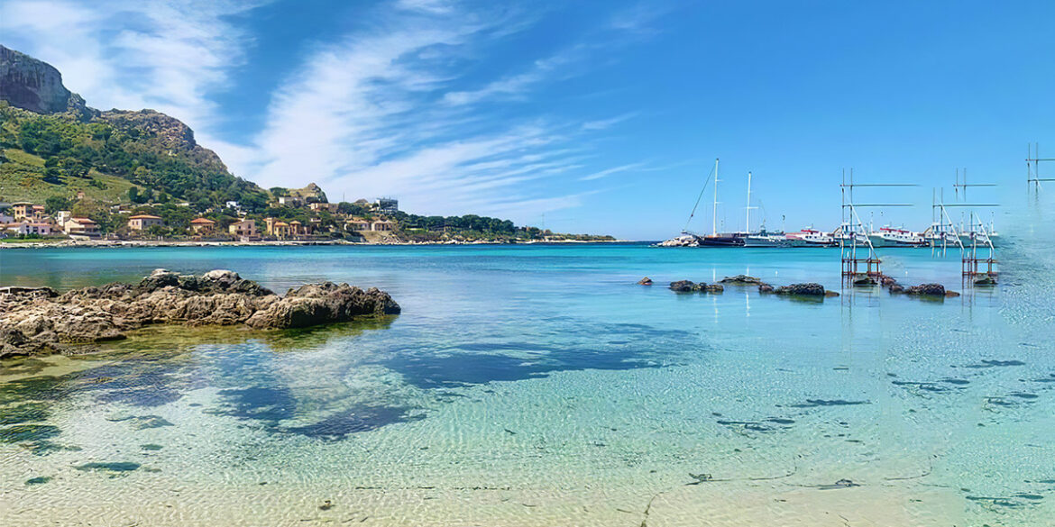 Spiagge incantevoli di Sferracavallo: Relax e natura a due passi da Palermo